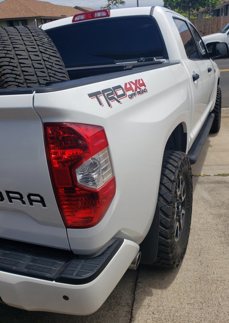 photo 2 Toyota Tundra custom wheels   18x8.0, ET , tire size 35X12.5 R18. x ET