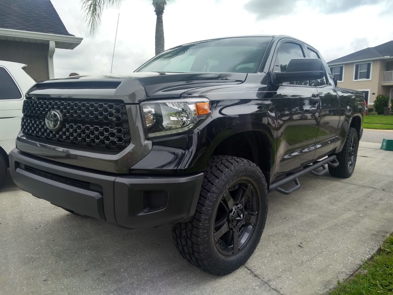photo 1 Toyota Tundra custom wheels   20x9.0, ET +30, tire size 295/60 R20. x ET