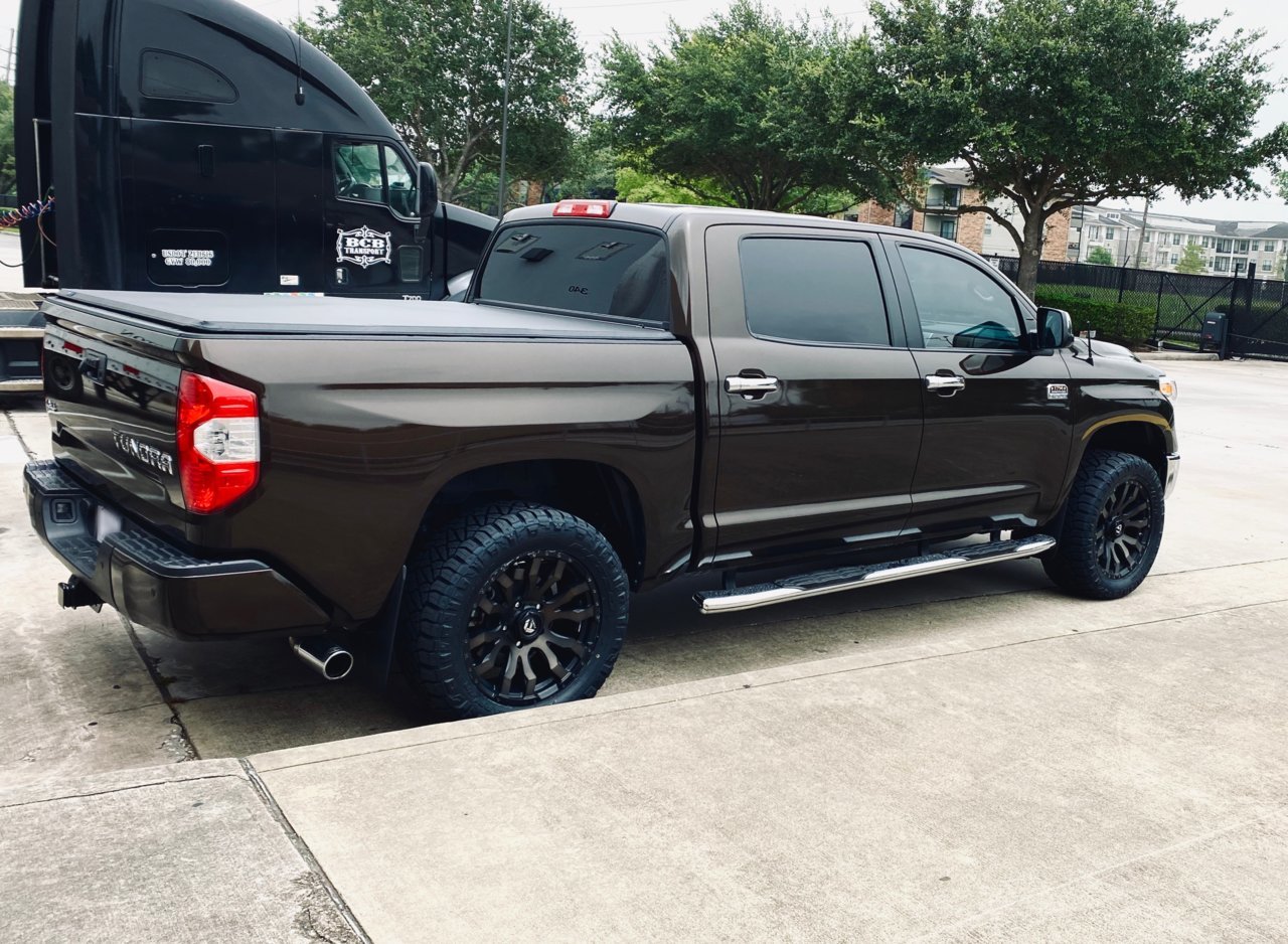 photo 2 Toyota Tundra custom wheels   20x9.0, ET +24, tire size 305/50 R20. x ET