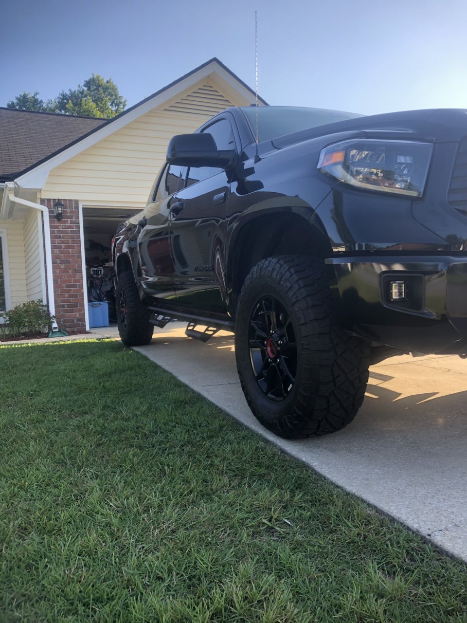 photo 2 Toyota Tundra custom wheels   18x, ET , tire size 295/75 R18. x ET 