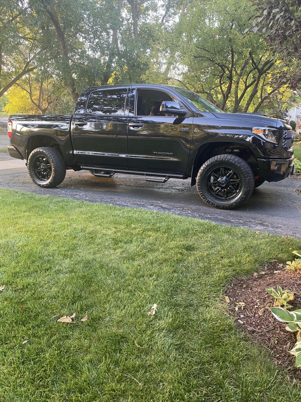photo 1 Toyota Tundra custom wheels   20x9.0, ET +1, tire size 33X12.5 R20. x ET