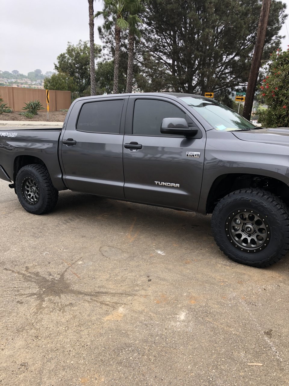 photo 1 Toyota Tundra custom wheels   18x9.0, ET , tire size 285/75 R18. x ET