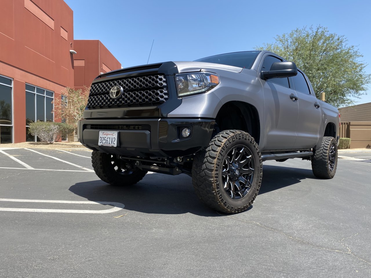 photo 1 Toyota Tundra custom wheels 20x10.0, ET -18, tire size 35X12.5 R20. x ET