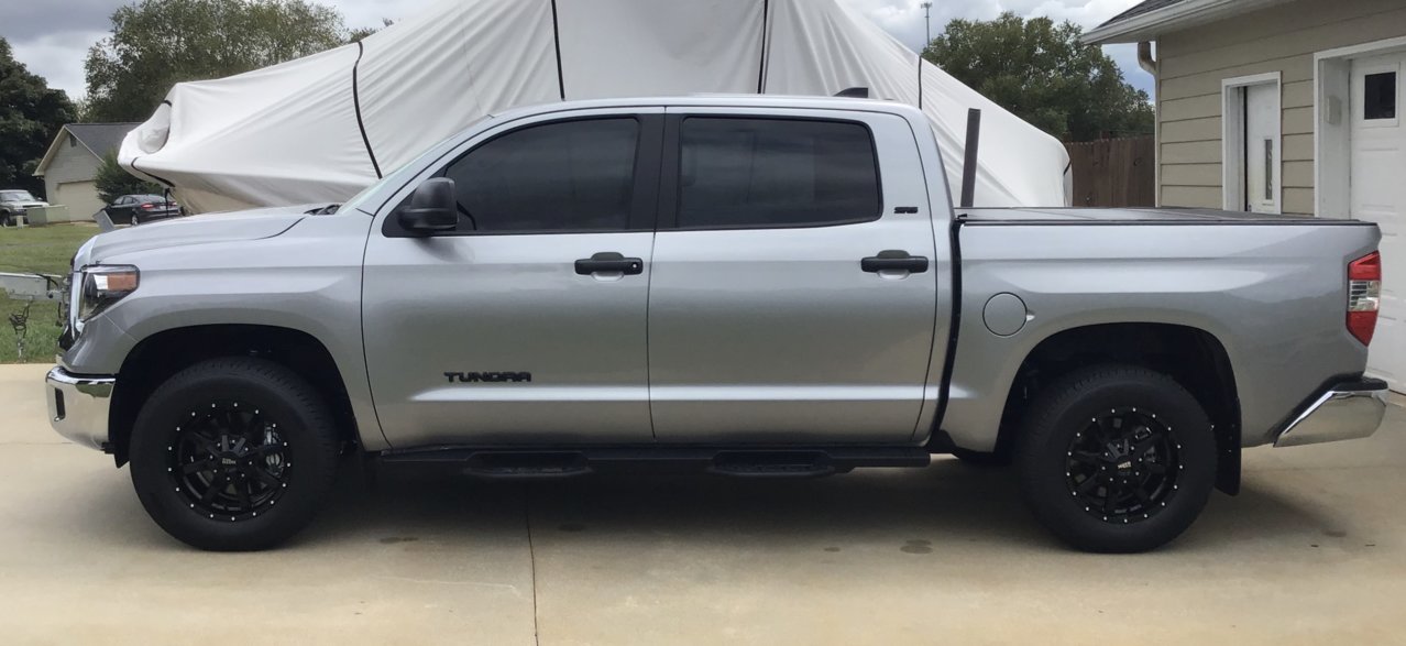 photo 1 Toyota Tundra custom wheels   18x9.0, ET +18, tire size 275/65 R18. x ET