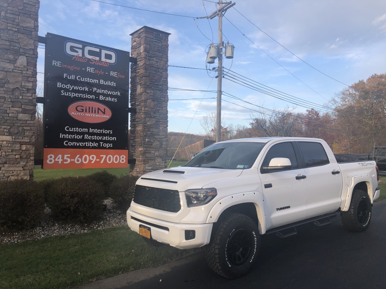 photo 1 Toyota Tundra custom wheels   18x9.0, ET +20, tire size 35X12.5 R18. x ET