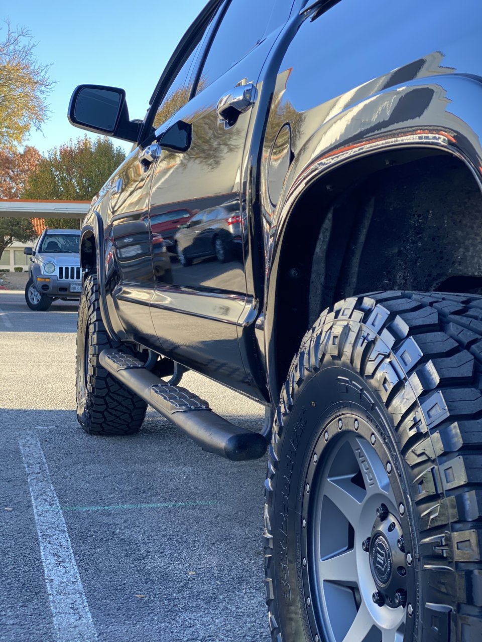 photo 2 Toyota Tundra custom wheels   17x8.5, ET , tire size 35X12.5 R17. x ET
