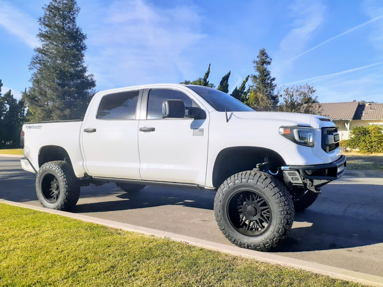 photo 1 Toyota Tundra custom wheels   20x10.0, ET -25, tire size 37X12.5 R20. x ET