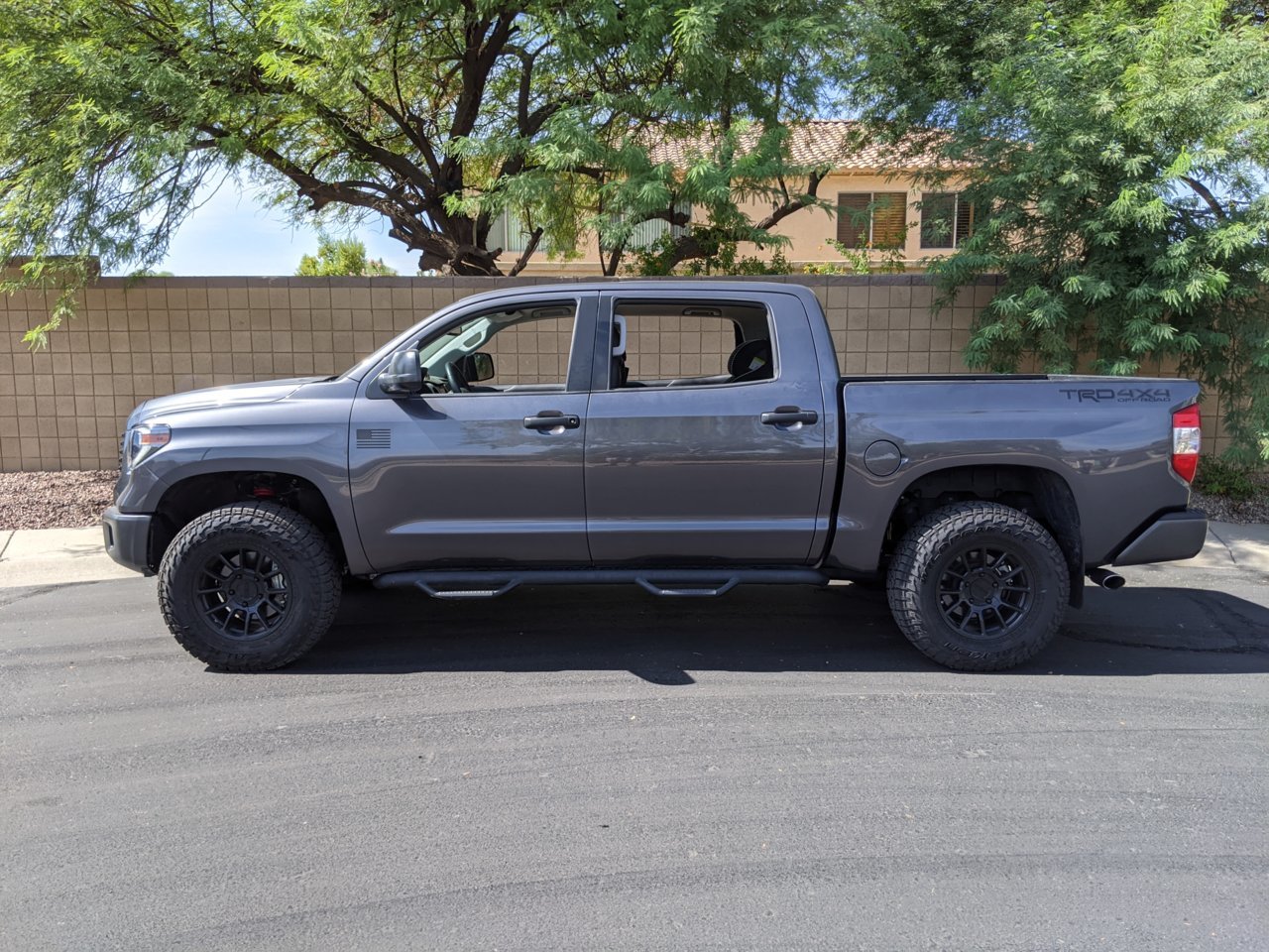 photo 1 Toyota Tundra custom wheels   18x9.0, ET , tire size 295/70 R18. x ET