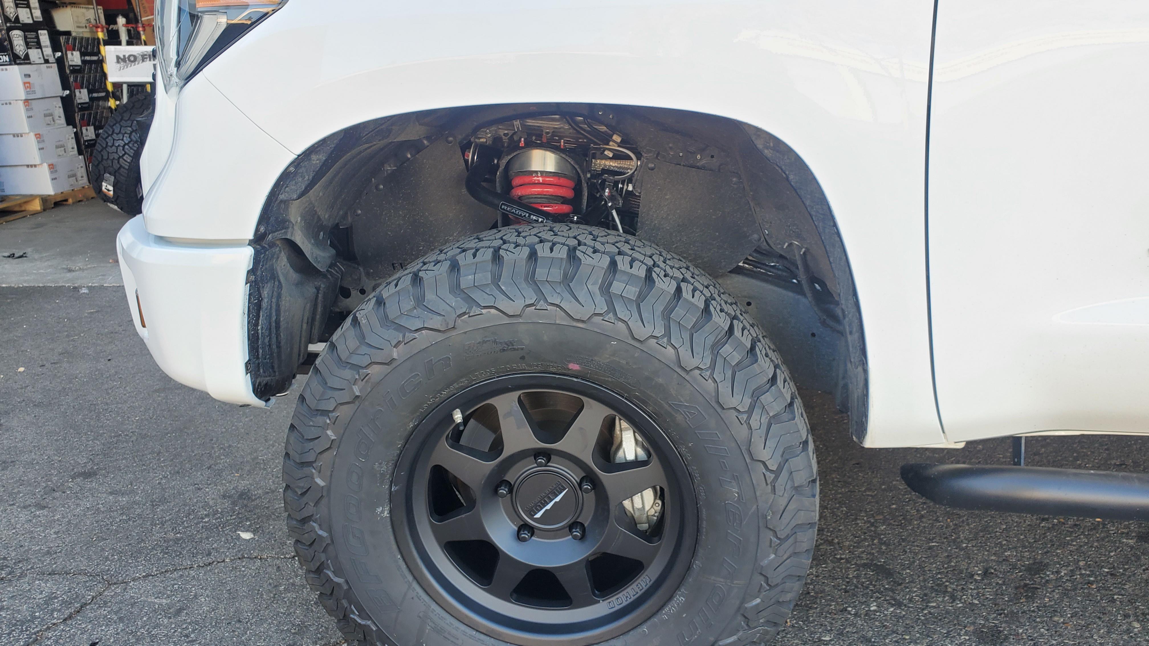 photo 2 Toyota Tundra custom wheels   18x8.0, ET +25, tire size 305/70 R18. x ET