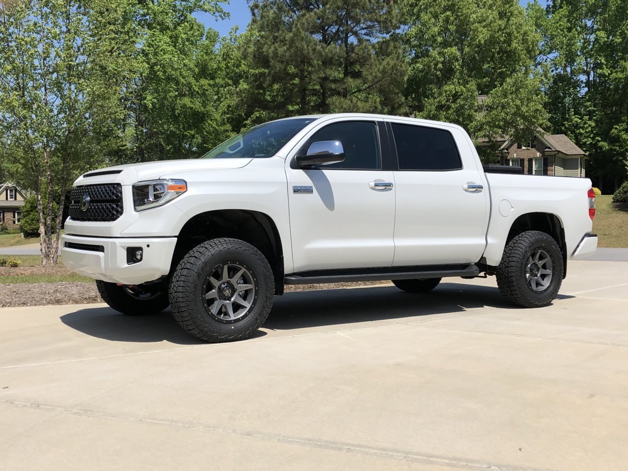 photo 1 Toyota Tundra custom wheels   18x9.0, ET +25, tire size 275/70 R18. x ET