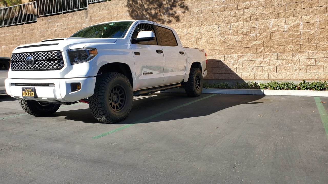 photo 1 Toyota Tundra custom wheels   17x8.5, ET 0, tire size 35X12.5 R17. x ET