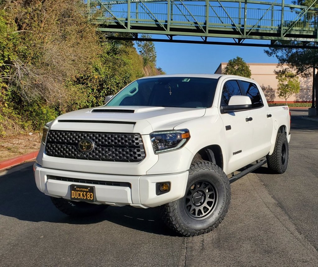photo 2 Toyota Tundra custom wheels   17x8.5, ET 0, tire size 35X12.5 R17. x ET
