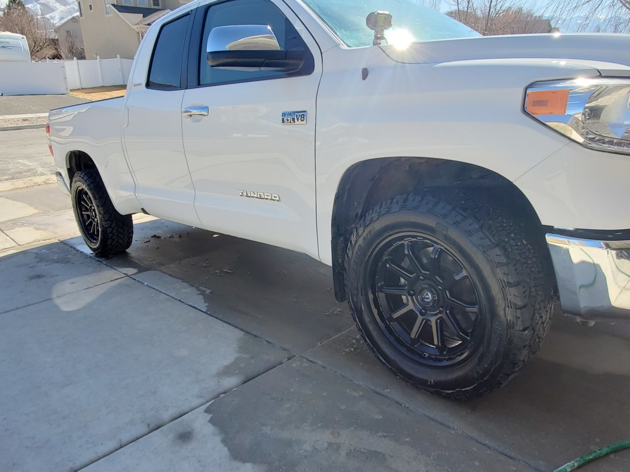 photo 1 Toyota Tundra custom wheels   20x9.0, ET +20, tire size 275/60 R20. x ET