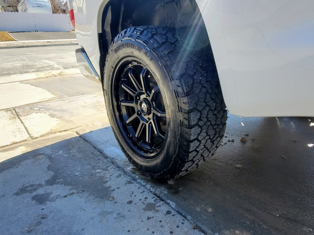 photo 2 Toyota Tundra custom wheels   20x9.0, ET +20, tire size 275/60 R20. x ET