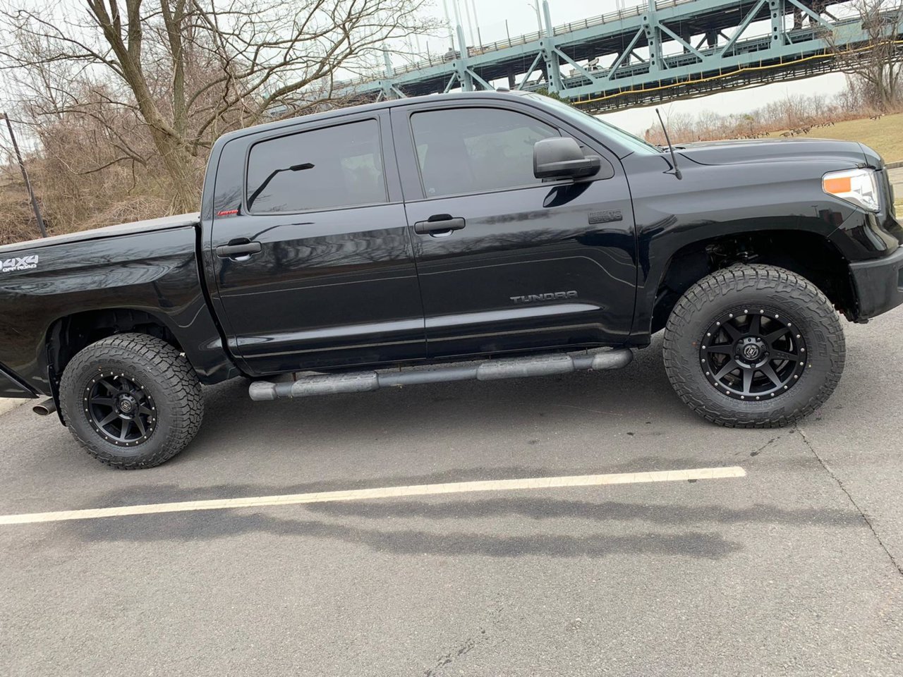 photo 2 Toyota Tundra custom wheels   18x9.0, ET +25, tire size 295/70 R18. x ET