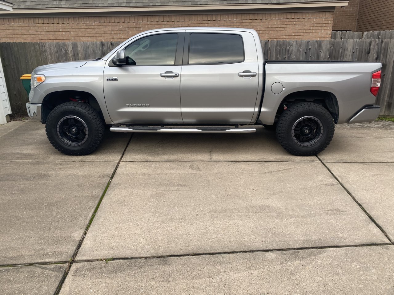 photo 1 Toyota Tundra custom wheels   18x9.0, ET +20, tire size 285/75 R18. x ET