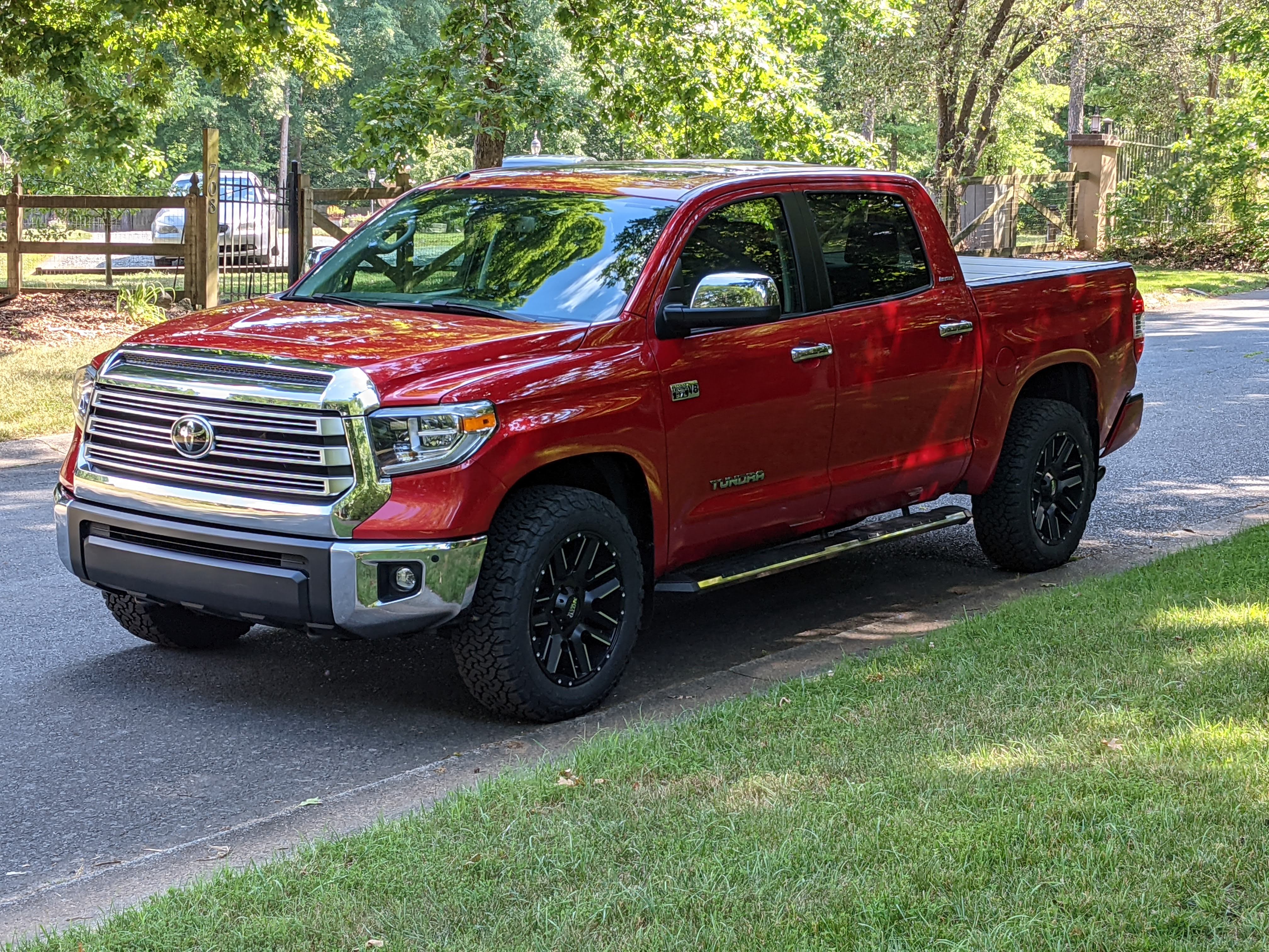 photo 1 Toyota Tundra custom wheels   20x9.0, ET +18, tire size 275/60 R20. x ET 
