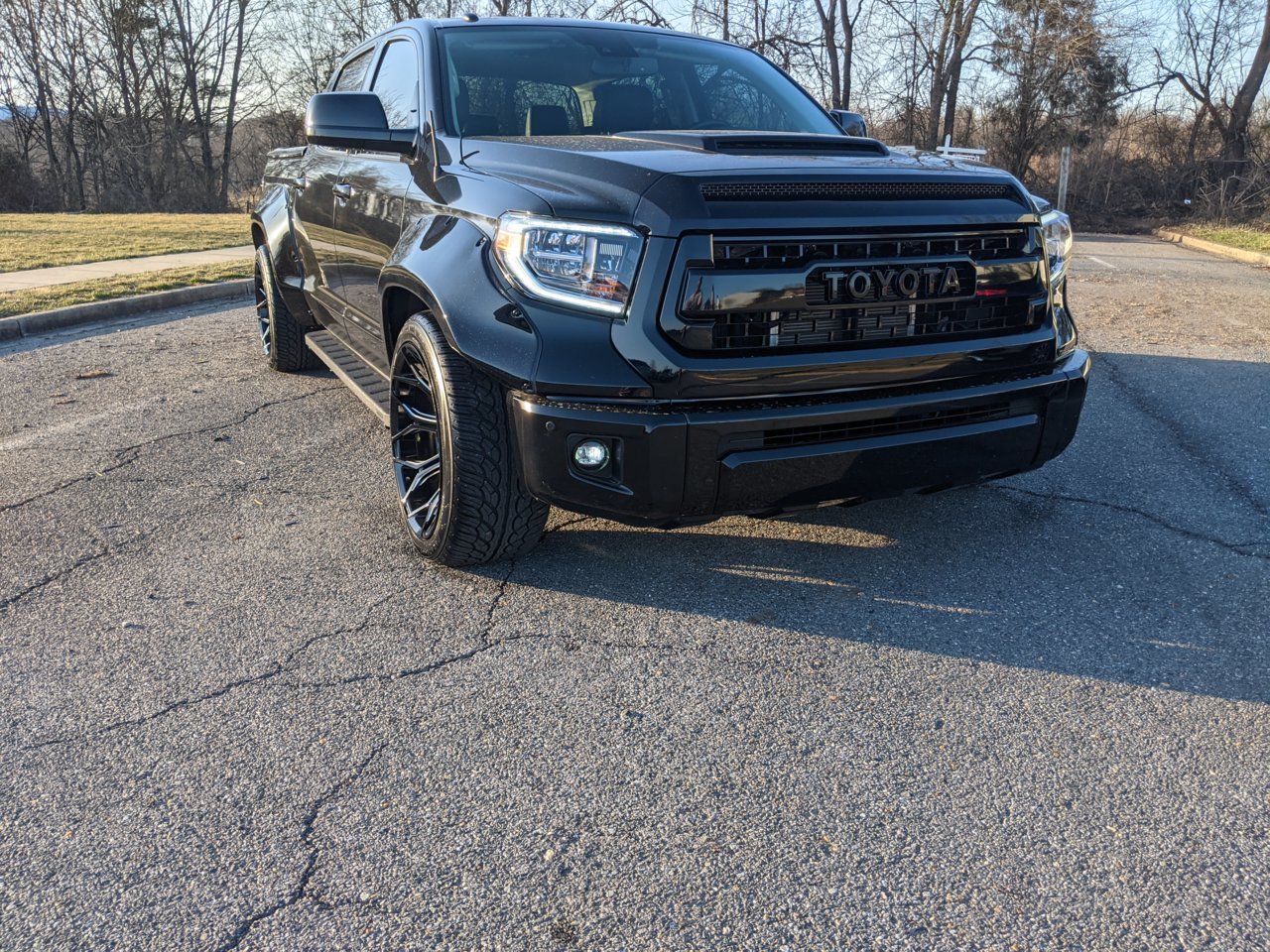 photo 1 Toyota Tundra custom wheels   22x12.0, ET -44, tire size X R22. x ET