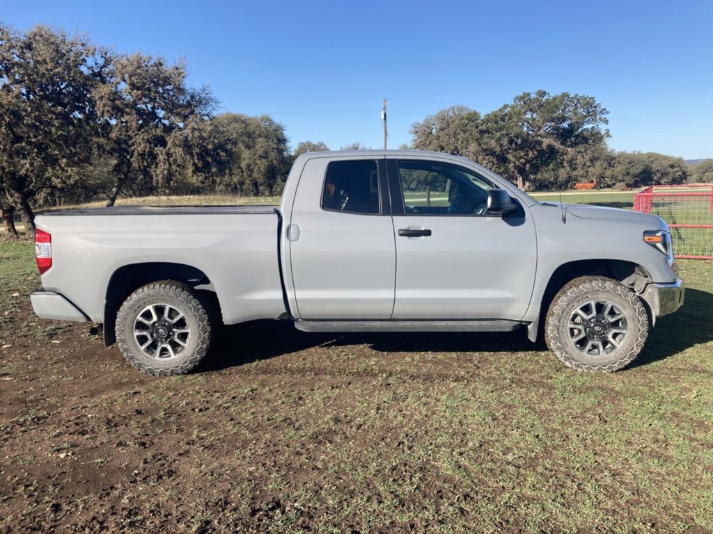 photo 2 Toyota Tundra custom wheels   18x8.0, ET , tire size 275/70 R18. x ET