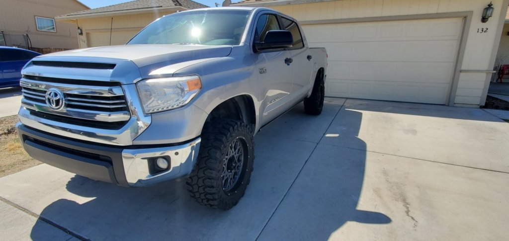 photo 1 Toyota Tundra custom wheels   20x9.0, ET +12, tire size 33X12.5 R20. x ET