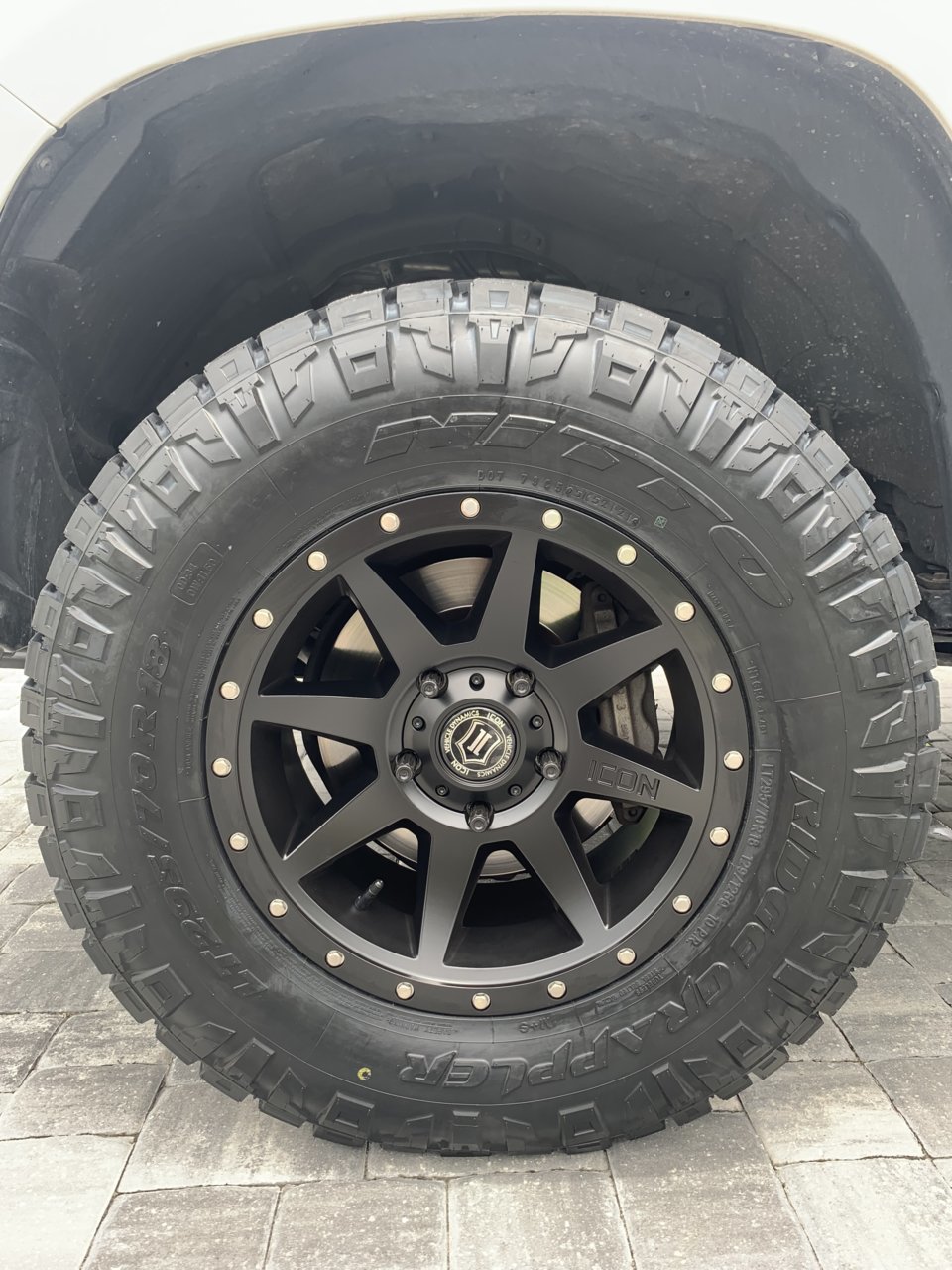 photo 3 Toyota Tundra custom wheels   18x9.0, ET +25, tire size 295/70 R18. x ET