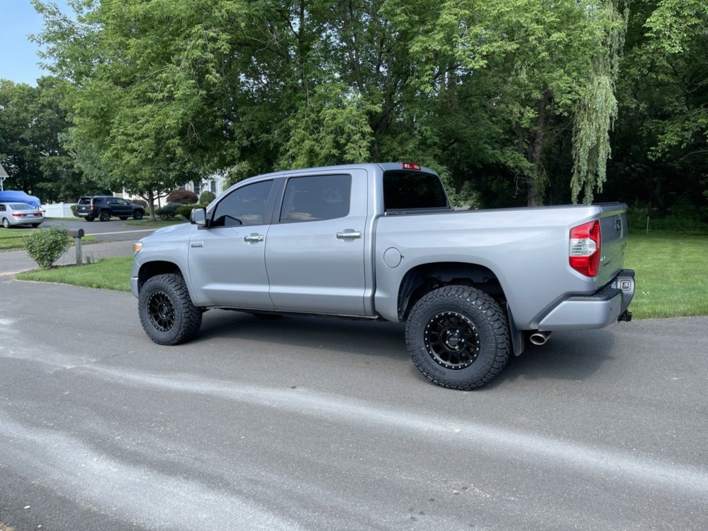 photo 1 Toyota Tundra custom wheels   18x9.0, ET +25, tire size 35X12.5 R18. x ET