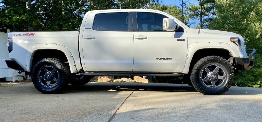 photo 1 Toyota Tundra custom wheels   20x9.0, ET 0, tire size 35X12.5 R20. x ET