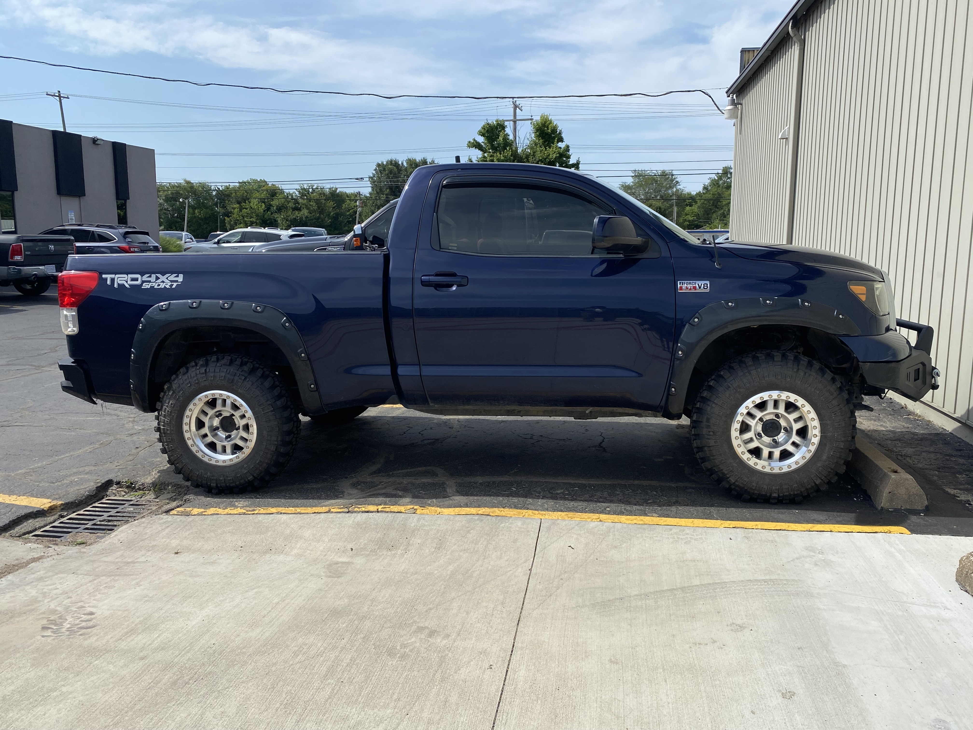 photo 1 Toyota Tundra custom wheels   17x8.5, ET -15, tire size 35X R17. x ET