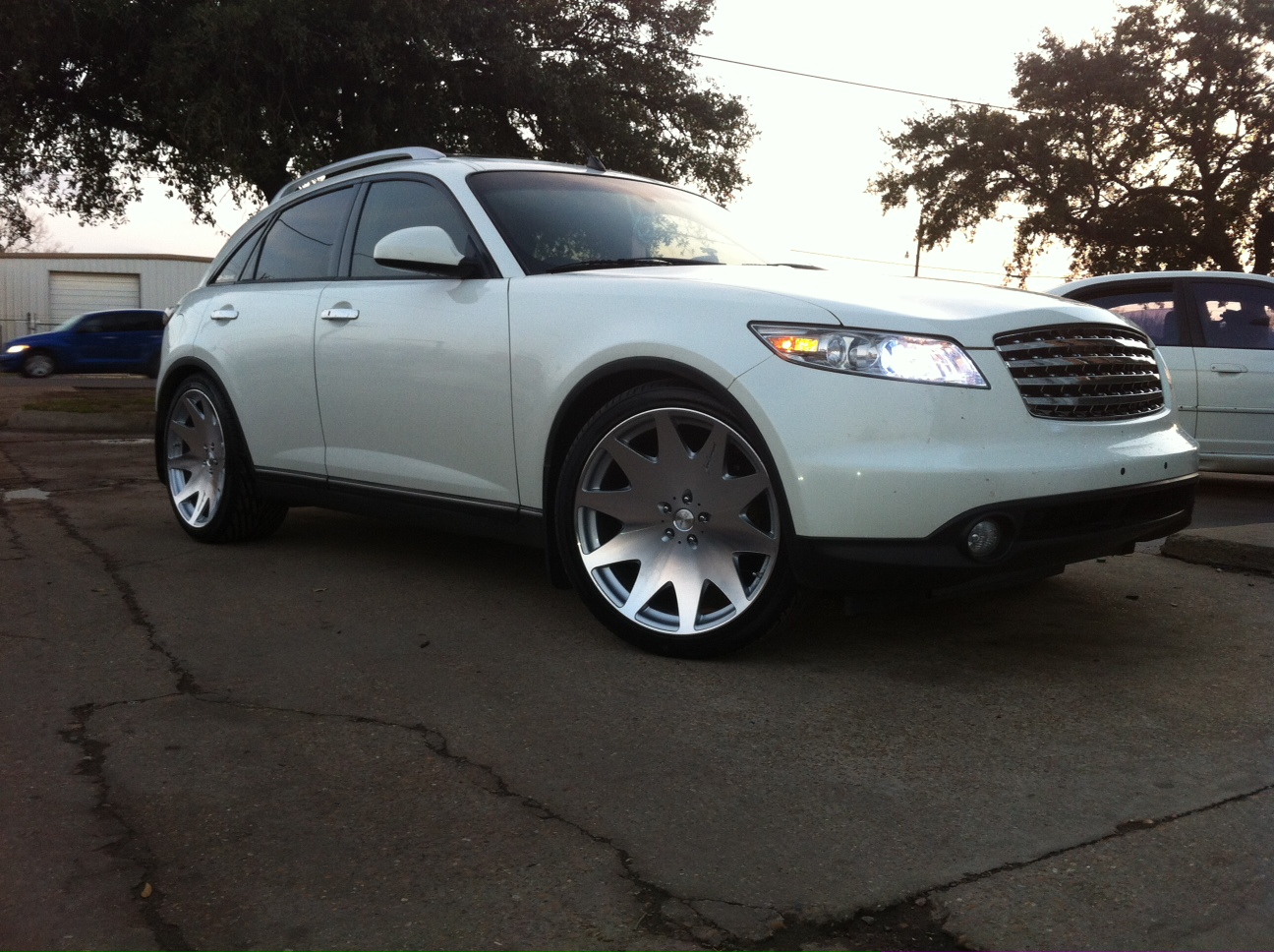 photo 1 Infiniti G35 custom wheels MRR HR3 22x10.5, ET +42, tire size 185/35 R22. x ET