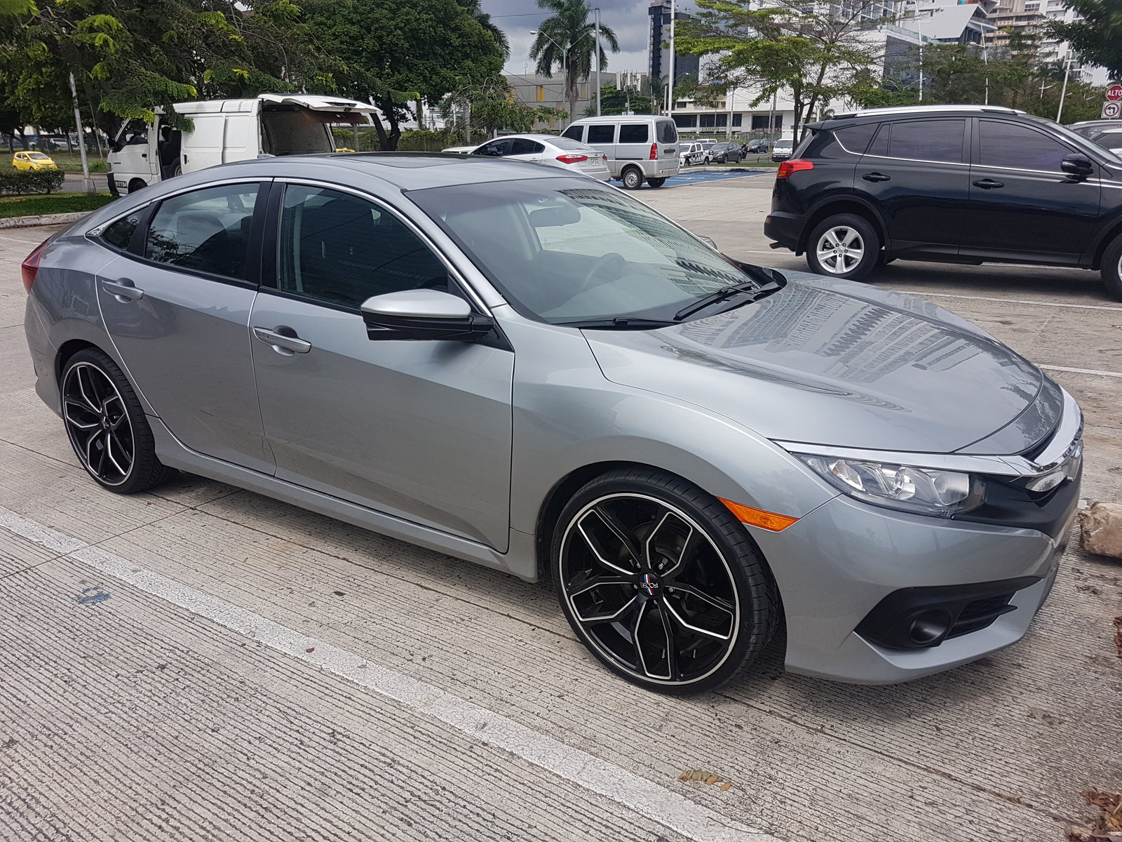 photo 4 Honda Civic custom wheels   20x8.5, ET +35, tire size 235/30 R20. x ET
