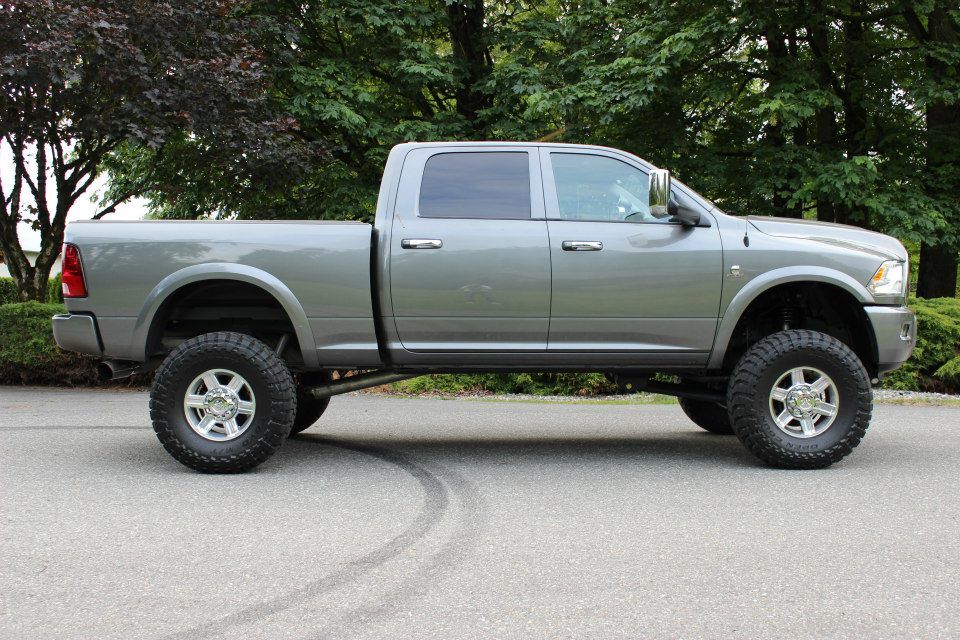 photo 3 RAM 2500 custom wheels x, ET , tire size 37X13.5 R. x ET