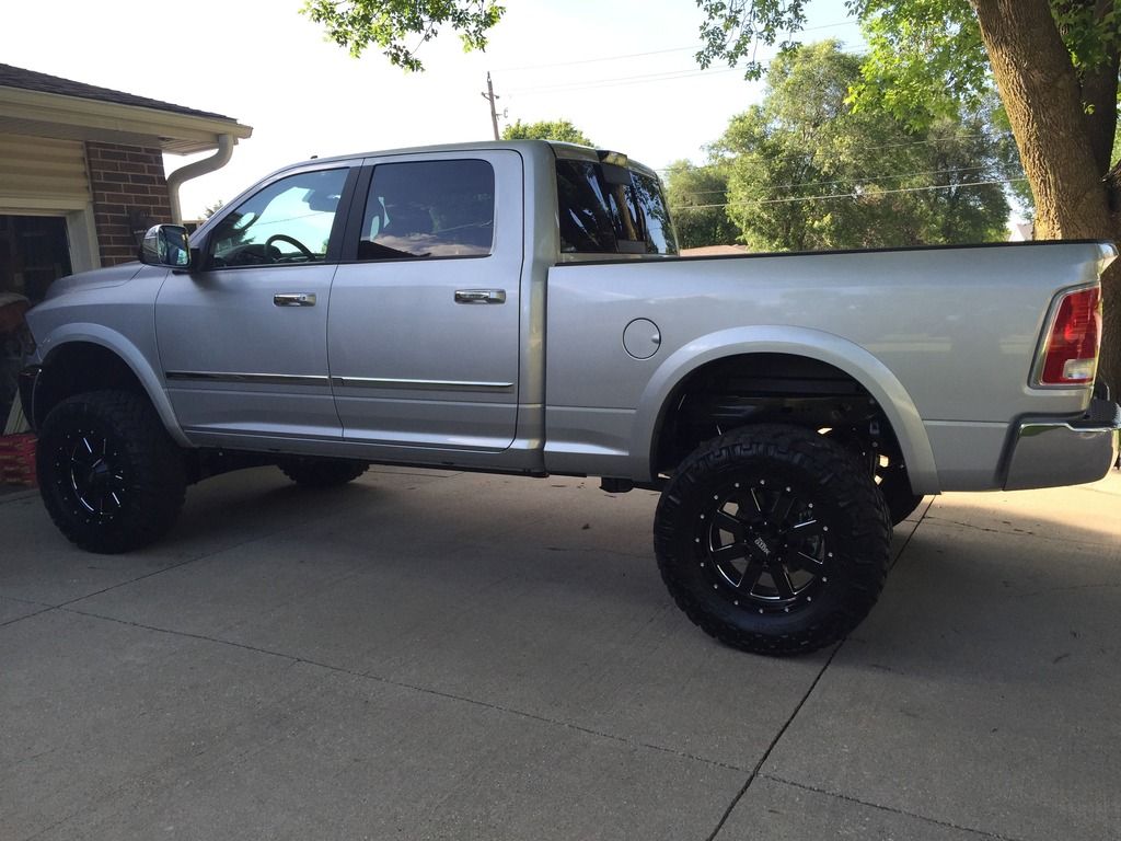 photo 3 RAM 2500 custom wheels   20x12.5, ET , tire size 37X R20. x ET 