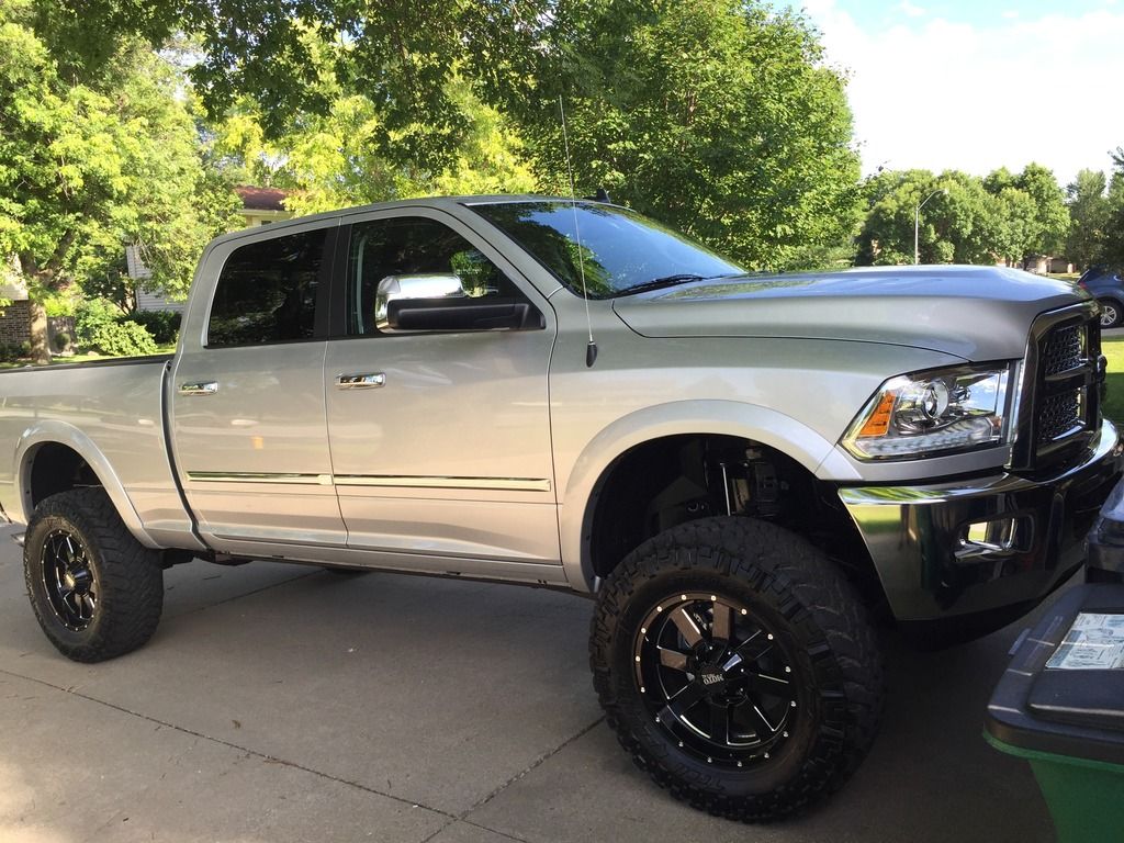 photo 4 RAM 2500 custom wheels   20x12.5, ET , tire size 37X R20. x ET 