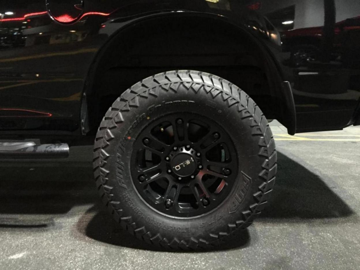 photo 3 RAM 2500 custom wheels 18x9.0, ET , tire size 305/70 R18. x ET