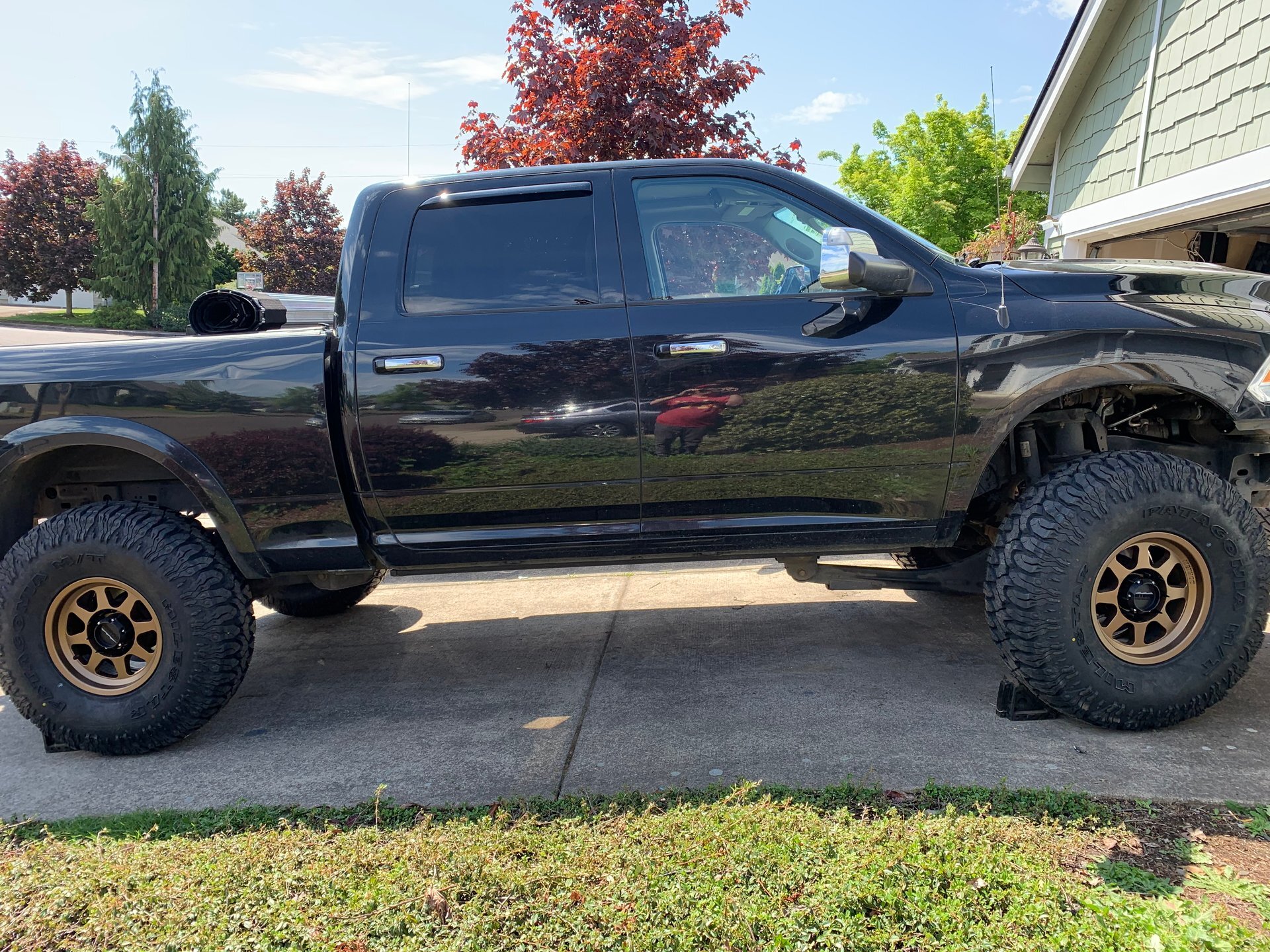 photo 1 RAM 2500 custom wheels   x, ET , tire size 40X R. x ET 