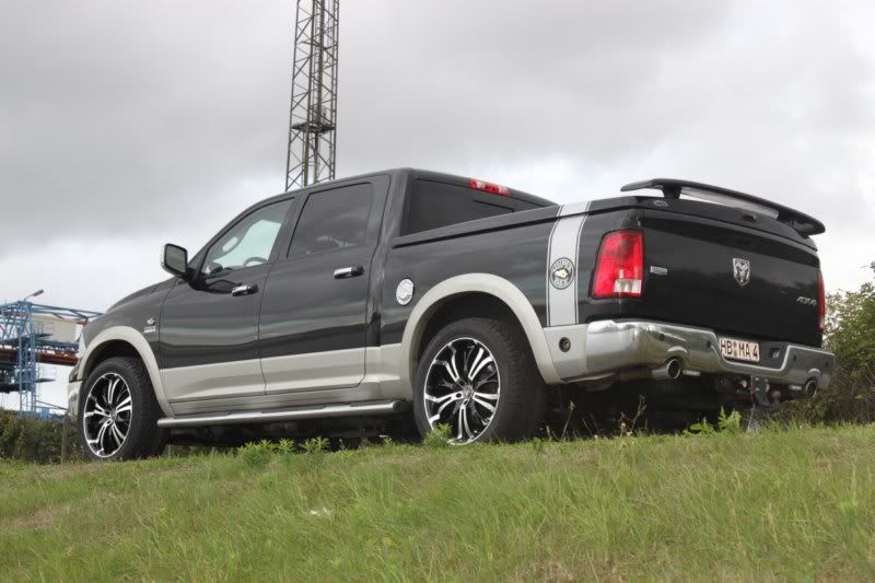 photo 2 Dodge Ram 2500 custom wheels   22x10.0, ET , tire size 305/45 R22. x ET 