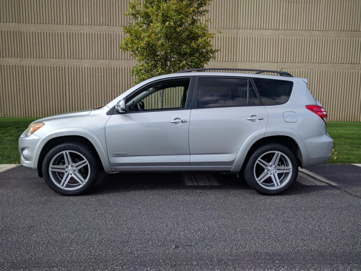 photo 1 Toyota RAV4 custom wheels   19x8.5, ET +38, tire size 245/55 R19. x ET