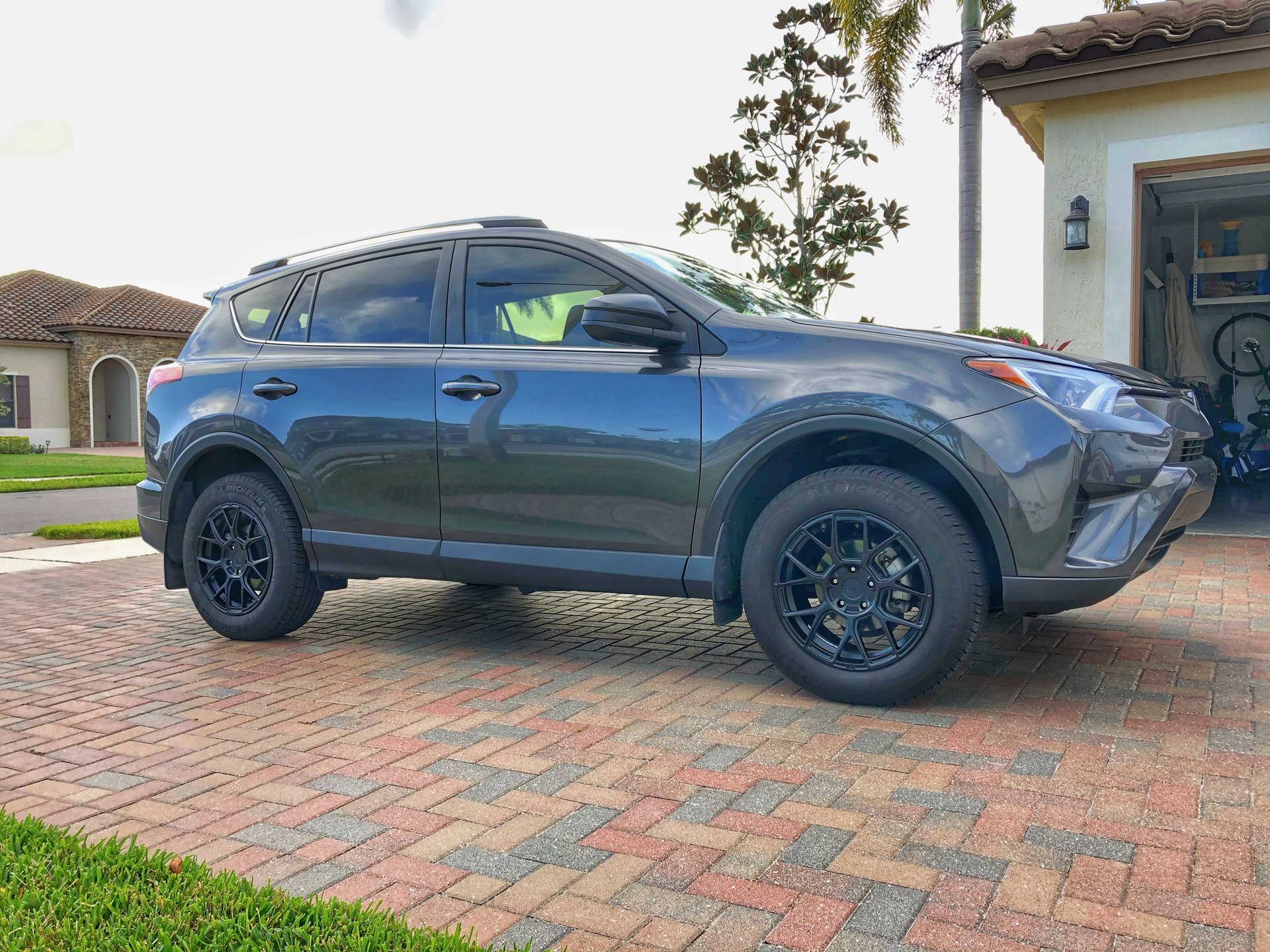 photo 1 Toyota RAV4 custom wheels   17x8.0, ET +38, tire size 225/65 R17. x ET