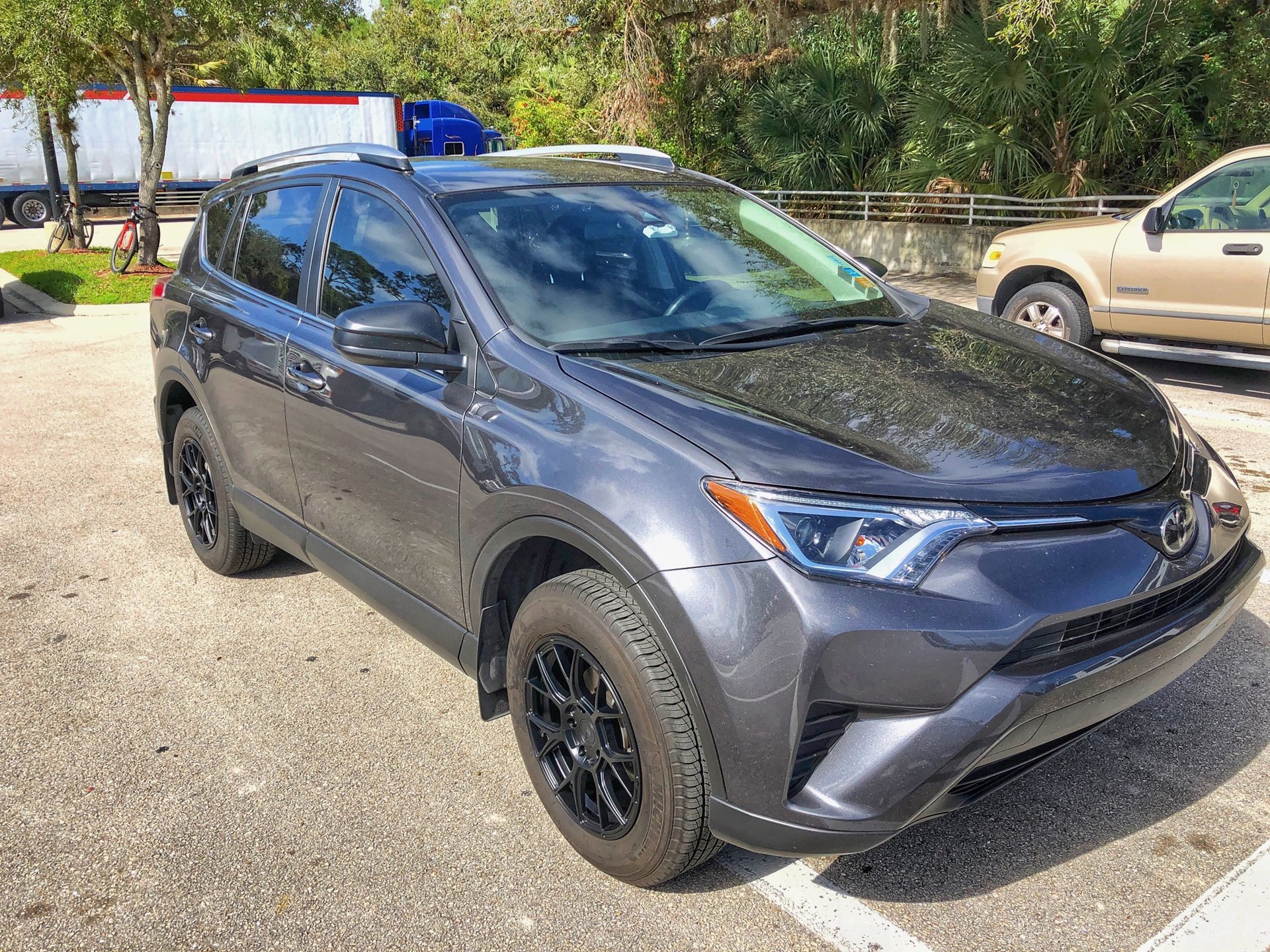 photo 2 Toyota RAV4 custom wheels   17x8.0, ET +38, tire size 225/65 R17. x ET