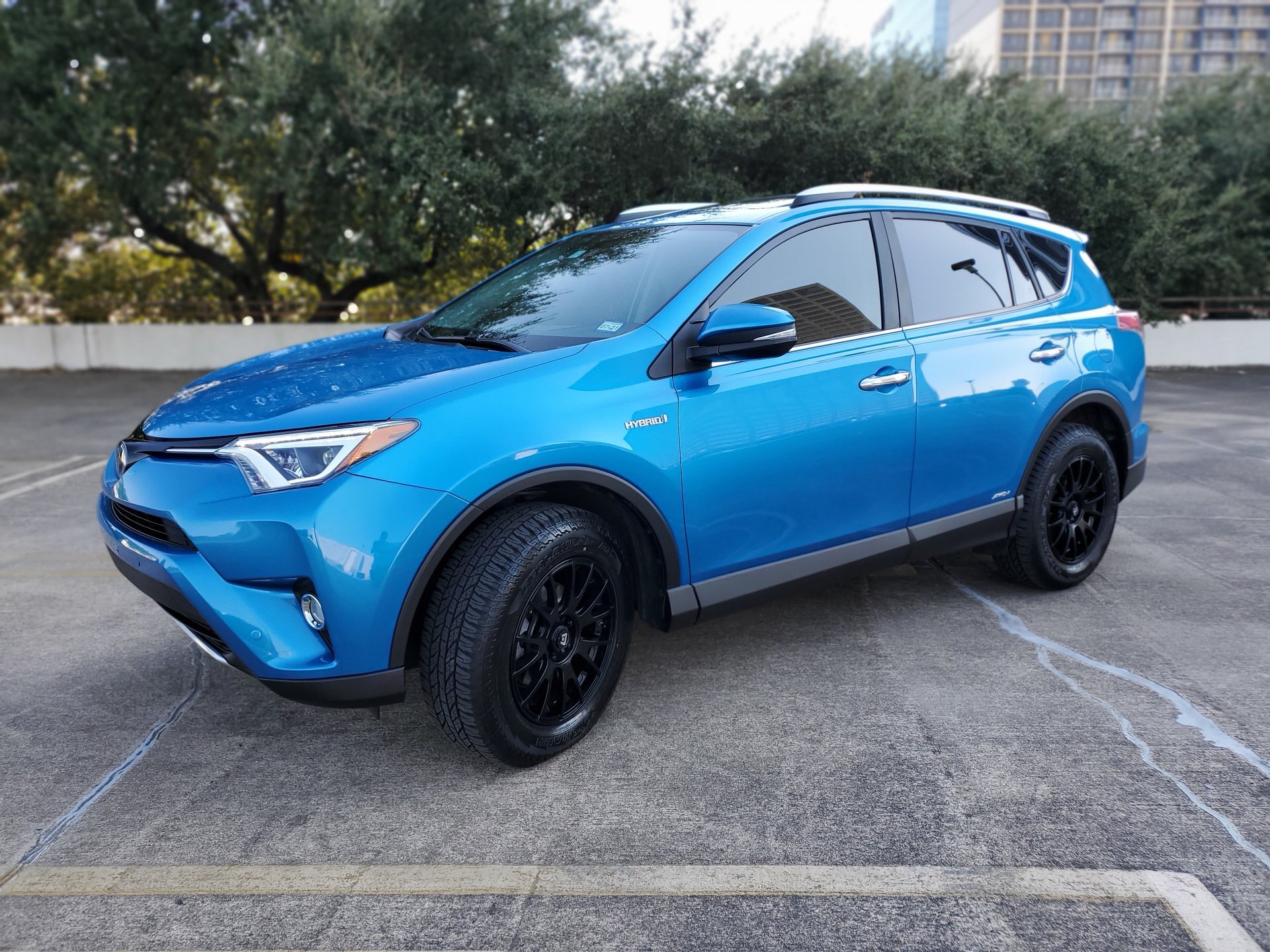 photo 2 Toyota RAV4 custom wheels   17x, ET , tire size 235/65 R17. x ET 