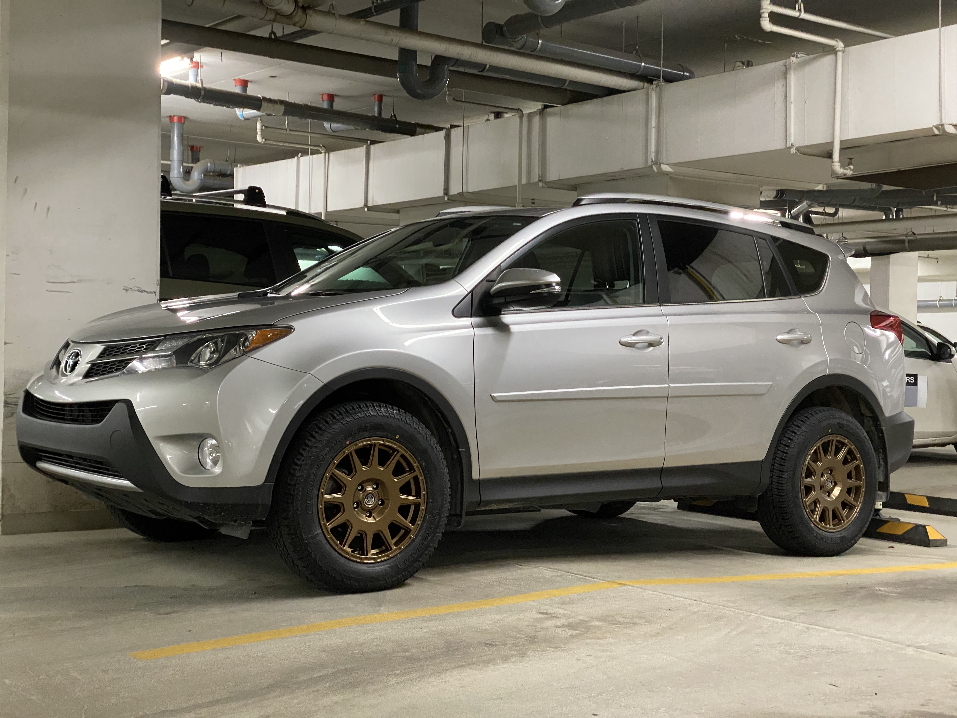 photo 2 Toyota RAV4 custom wheels  LP1 17x8.0, ET +20, tire size 235/60 R17. x ET