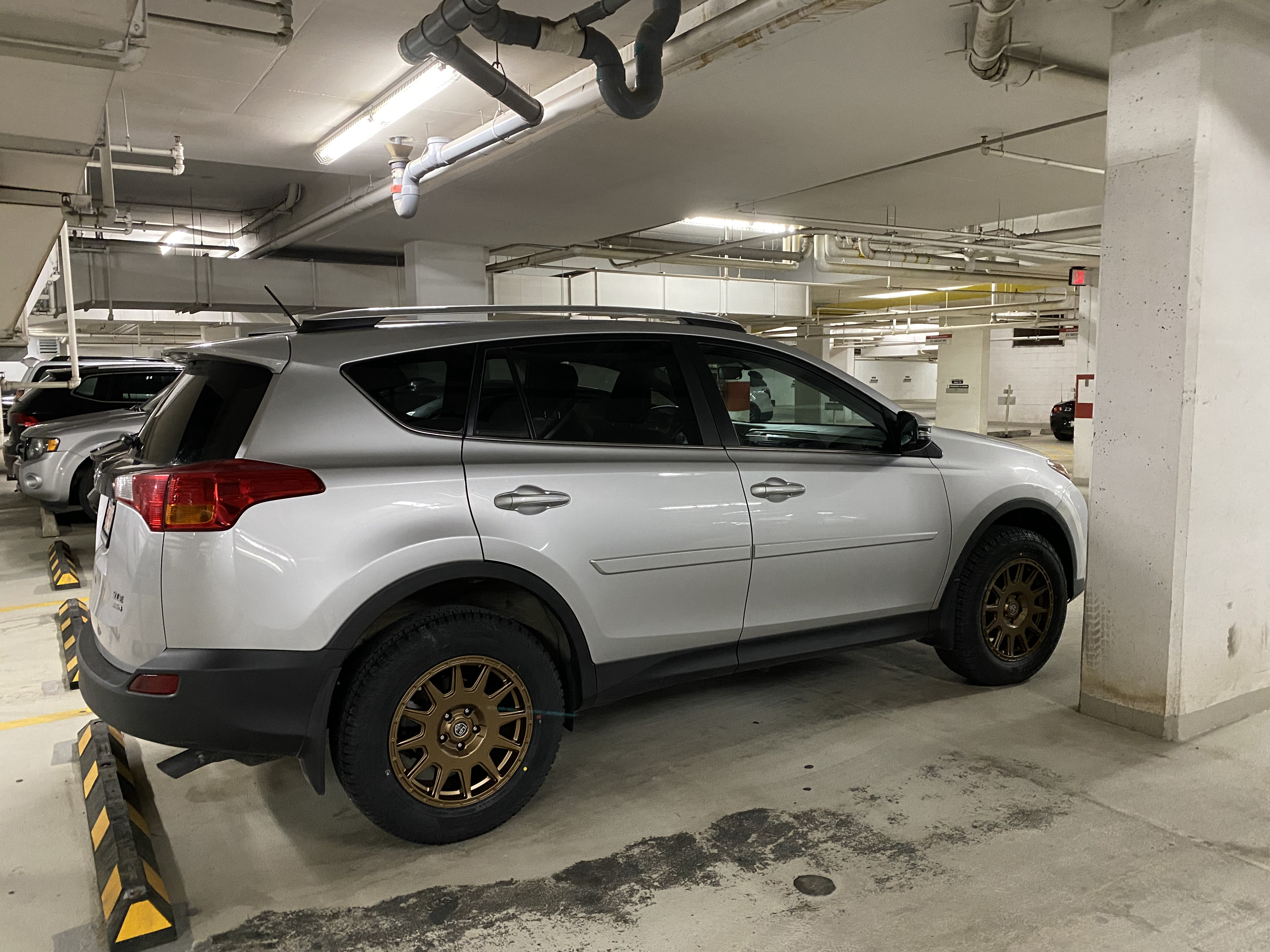 photo 3 Toyota RAV4 custom wheels  LP1 17x8.0, ET +20, tire size 235/60 R17. x ET