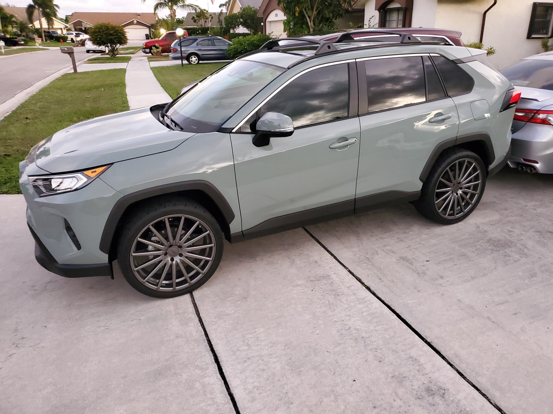 photo 2 Toyota RAV4 custom wheels   22x9.0, ET +38, tire size X R22. x ET