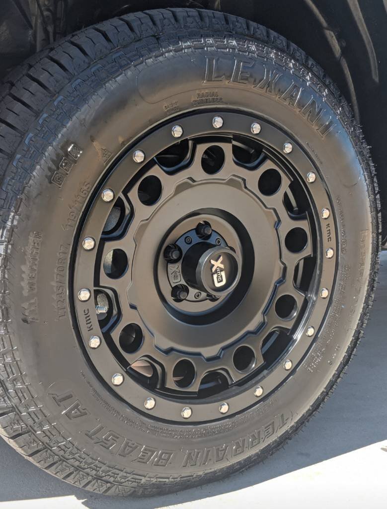 photo 4 Toyota RAV4 custom wheels XD129 Holeshot 17x8.5, ET +34, tire size 245/70 R17. x ET