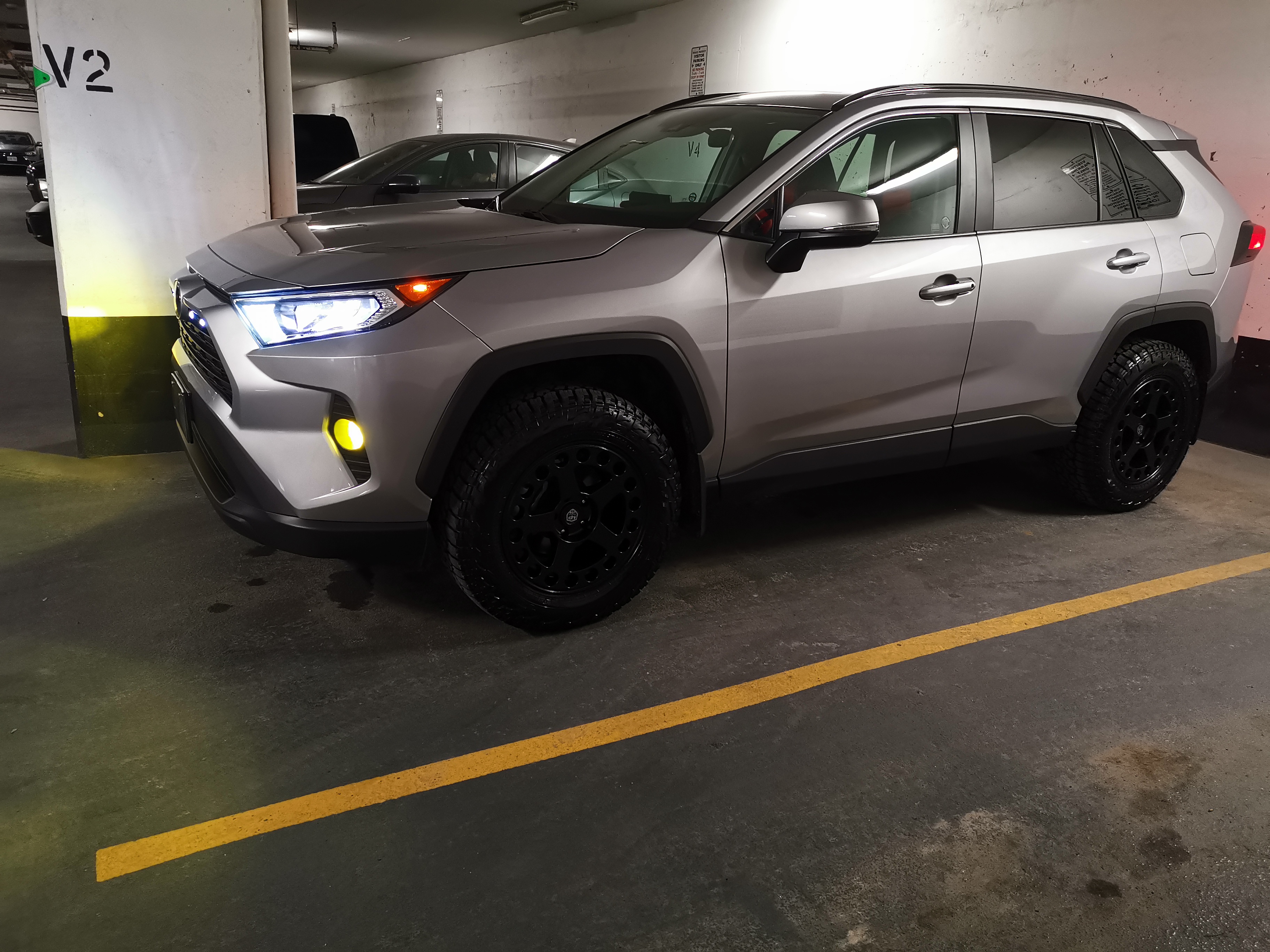 photo 4 Toyota RAV4 custom wheels  LP5 17x8.0, ET +20, tire size 245/65 R17. x ET