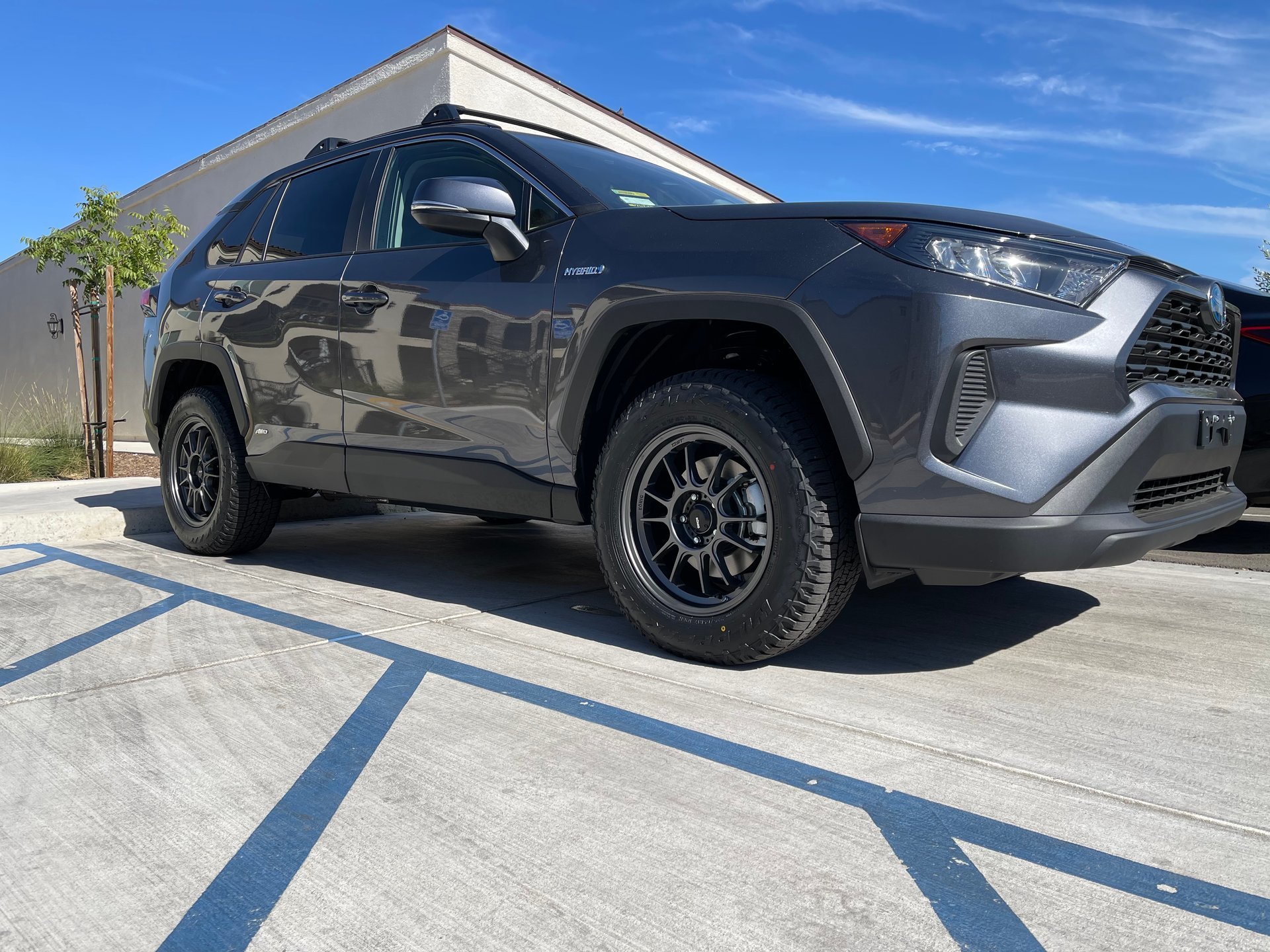 photo 2 Toyota RAV4 custom wheels 17x8.0, ET +35, tire size 235/65 R17. x ET