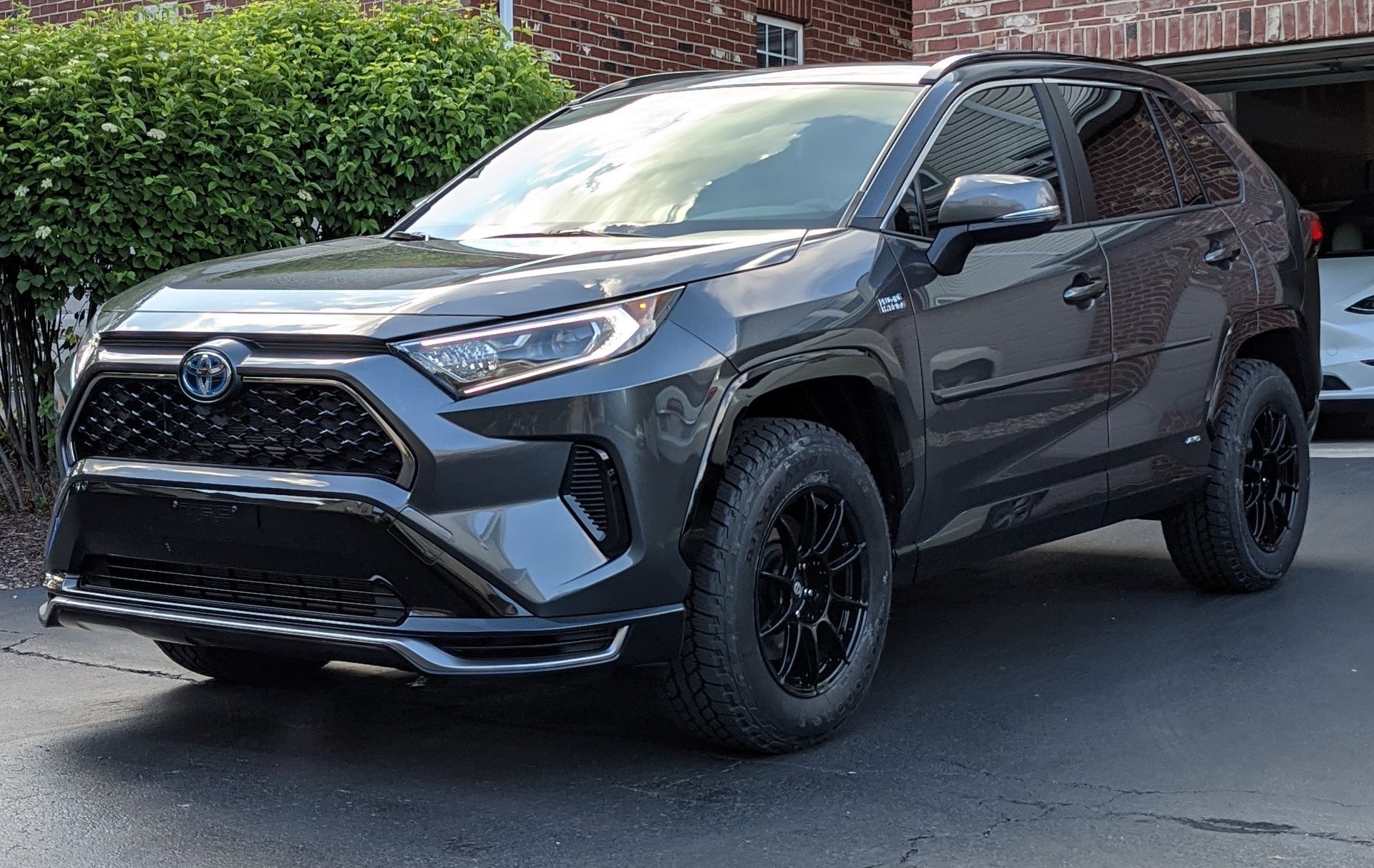 photo 2 Toyota RAV4 custom wheels   17x8.5, ET +30, tire size 245/65 R17. x ET