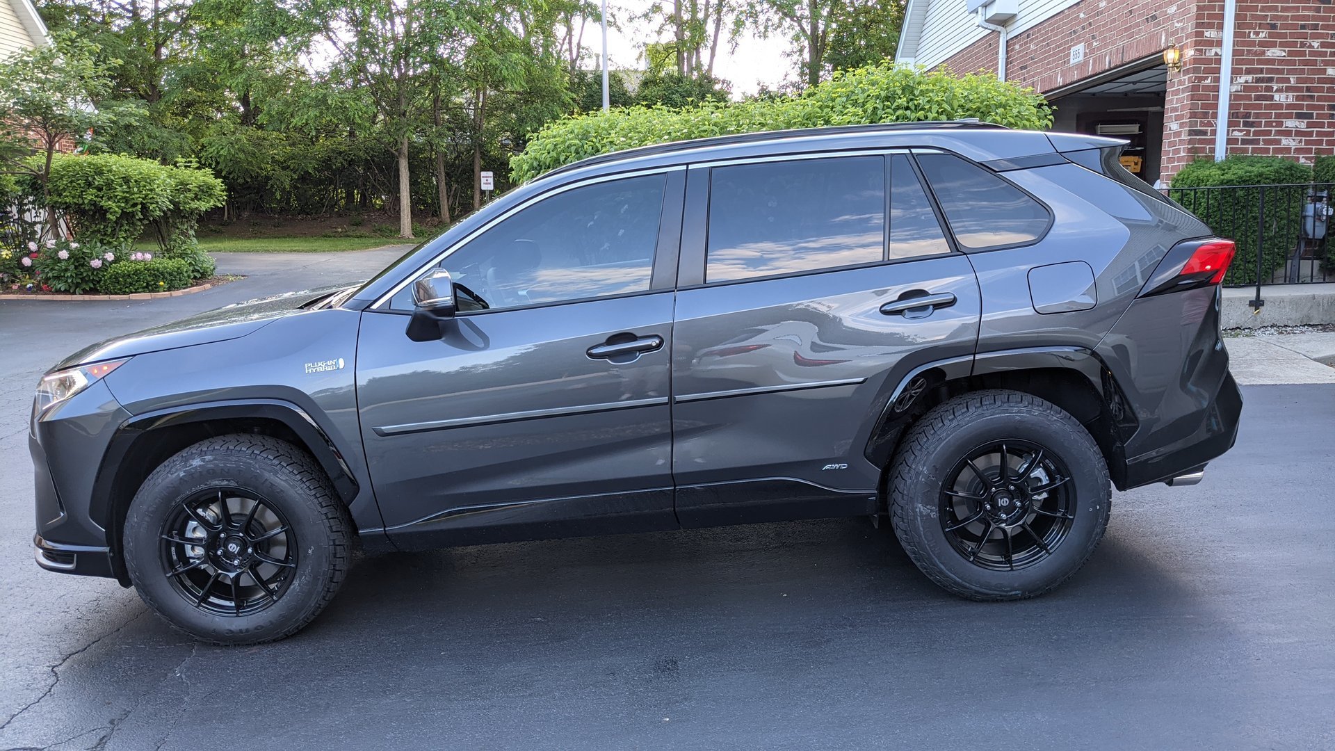photo 4 Toyota RAV4 custom wheels   17x8.5, ET +30, tire size 245/65 R17. x ET