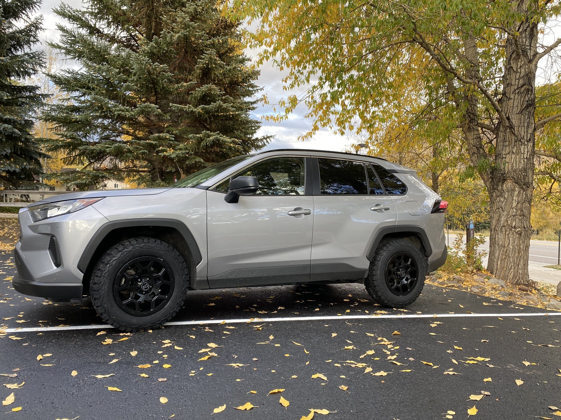 photo 1 Toyota RAV4 custom wheels   17x, ET , tire size 245/65 R17. x ET