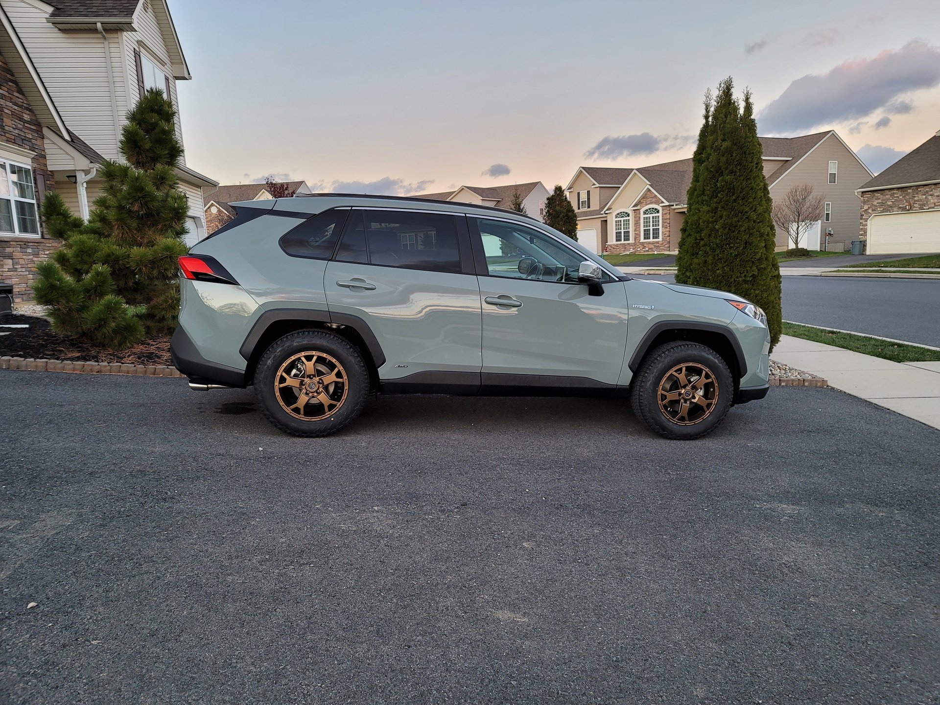 photo 1 Toyota RAV4 custom wheels  LP2 17x8.0, ET +20, tire size 245/65 R17. x ET